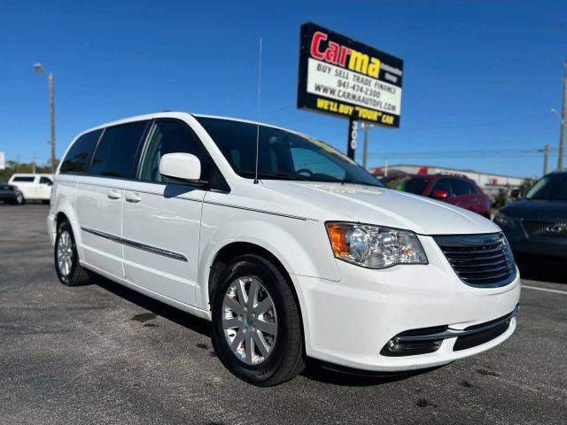 2016 Chrysler Town and Country Touring FWD photo
