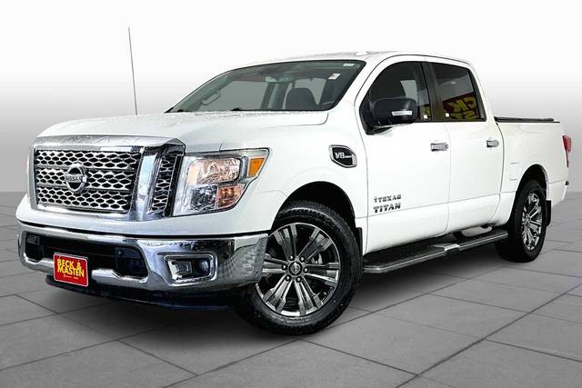 2017 Nissan Titan SV RWD photo