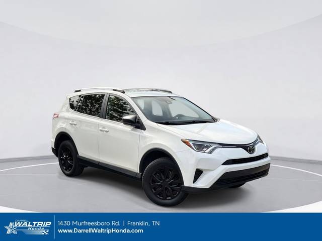 2017 Toyota RAV4 LE FWD photo