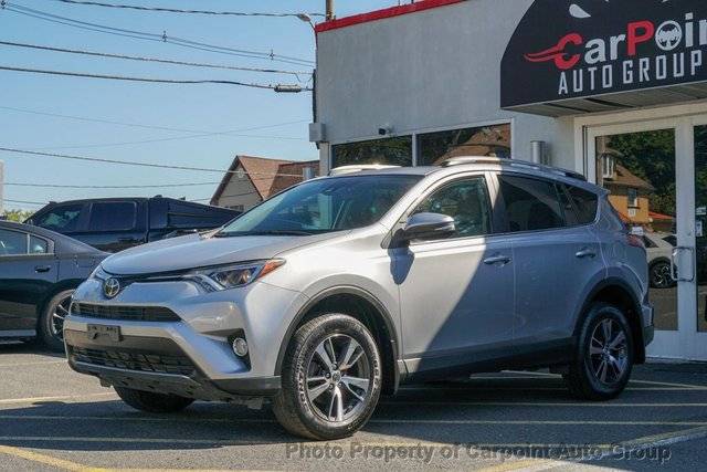2017 Toyota RAV4 XLE AWD photo