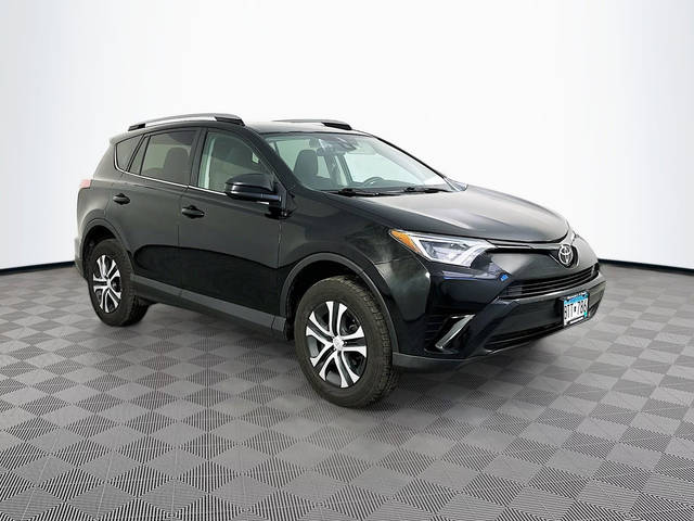 2017 Toyota RAV4 LE AWD photo