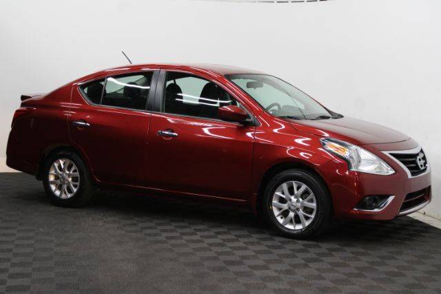 2017 Nissan Versa SV FWD photo