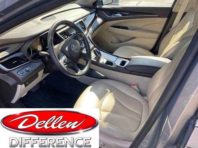 2017 Buick LaCrosse Essence FWD photo