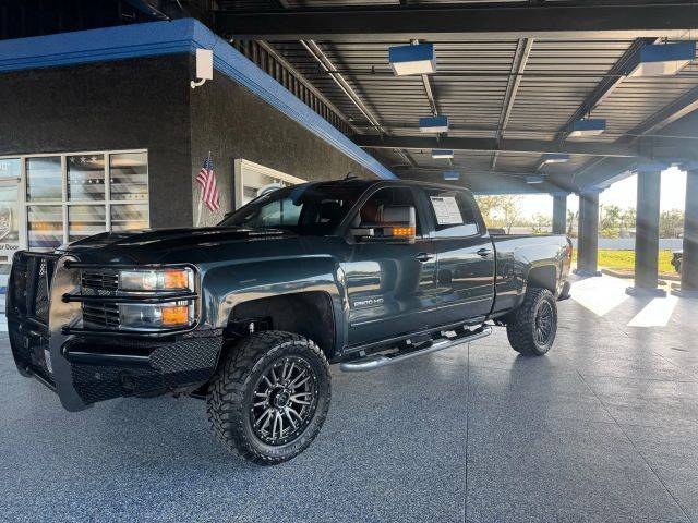 2017 Chevrolet Silverado 2500HD LT 4WD photo