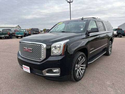 2017 GMC Yukon XL Denali 4WD photo