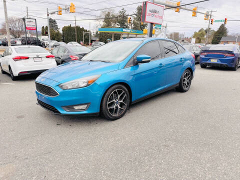 2017 Ford Focus SEL FWD photo