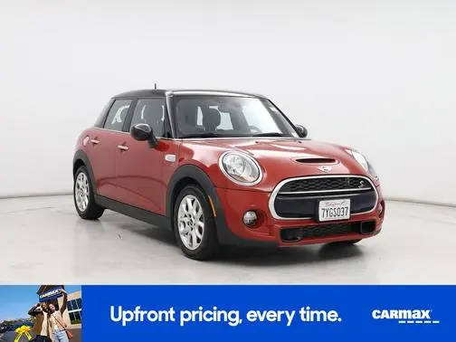 2017 MINI Hardtop 4 Door Cooper S FWD photo