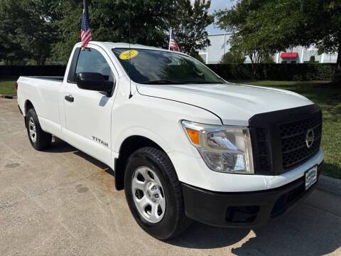 2017 Nissan Titan S 4WD photo