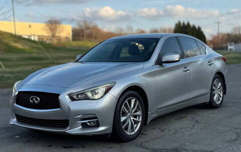 2017 Infiniti Q50 2.0T Premium RWD photo