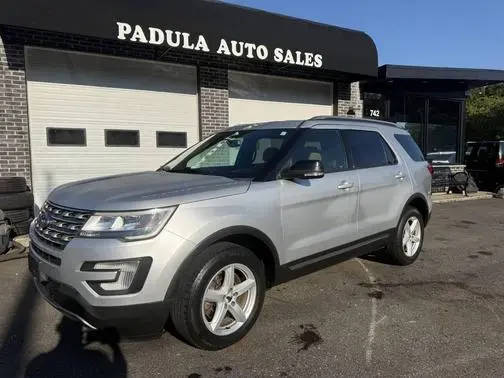 2017 Ford Explorer XLT 4WD photo