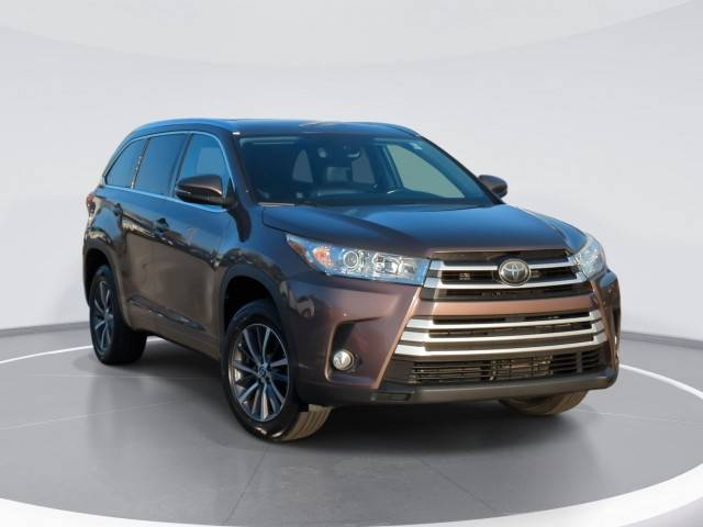 2017 Toyota Highlander XLE FWD photo