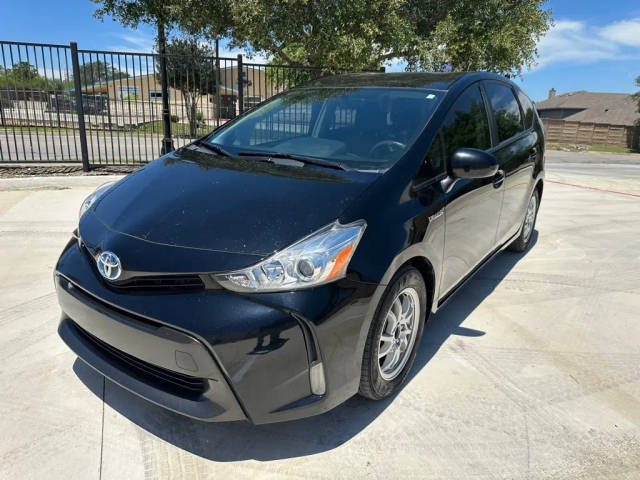 2017 Toyota Prius v Three FWD photo