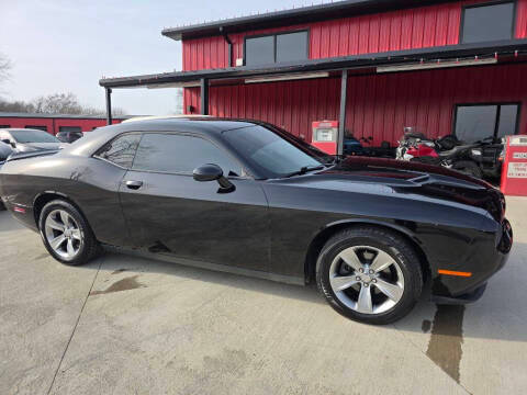 2017 Dodge Challenger SXT RWD photo