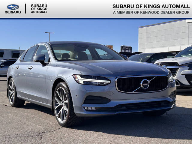 2017 Volvo S90 Momentum AWD photo