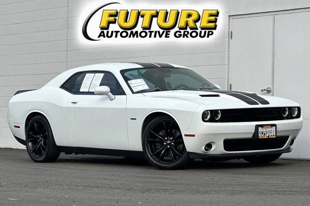 2017 Dodge Challenger R/T RWD photo