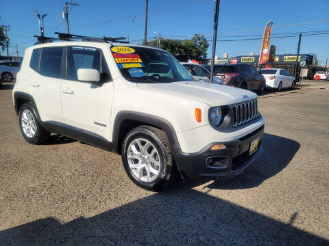 2016 Jeep Renegade Latitude FWD photo