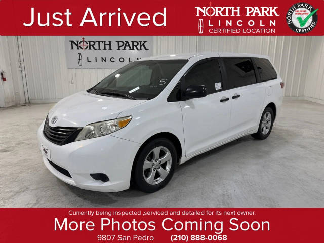 2017 Toyota Sienna L FWD photo