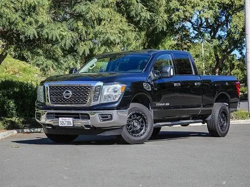2017 Nissan Titan XD SV RWD photo