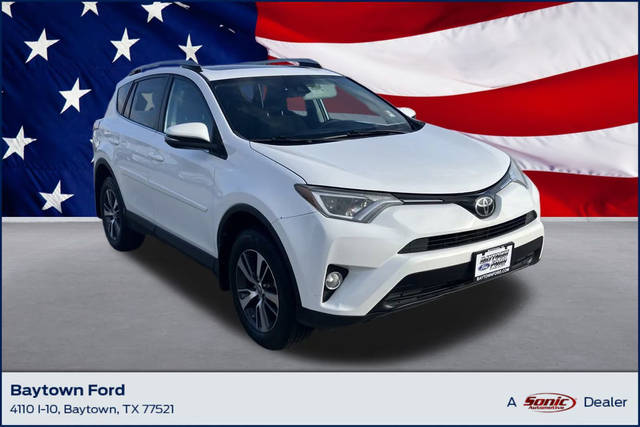 2017 Toyota RAV4 XLE FWD photo