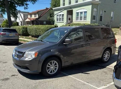 2016 Dodge Grand Caravan SXT FWD photo
