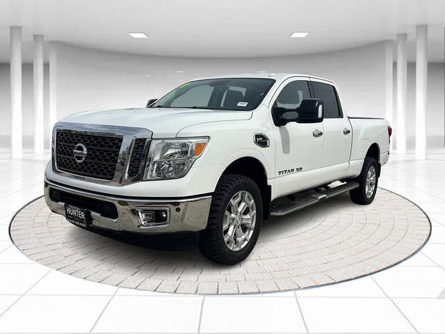 2017 Nissan Titan XD SV RWD photo