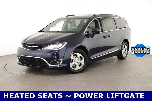 2017 Chrysler Pacifica Minivan Touring-L Plus FWD photo