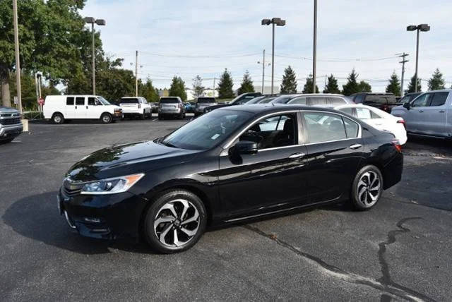 2017 Honda Accord EX-L FWD photo