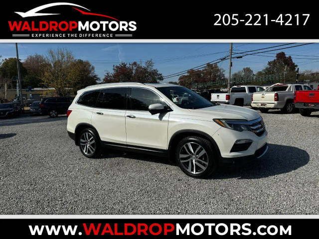 2017 Honda Pilot Touring FWD photo