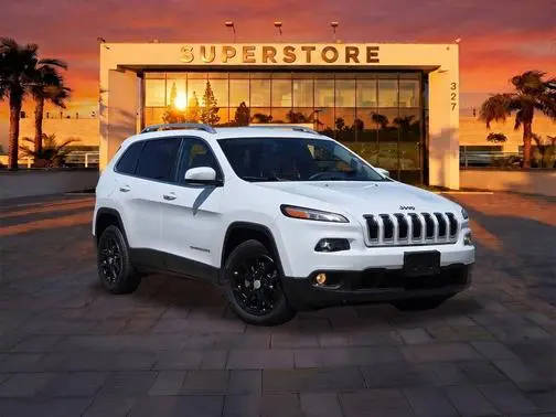 2017 Jeep Cherokee Latitude FWD photo