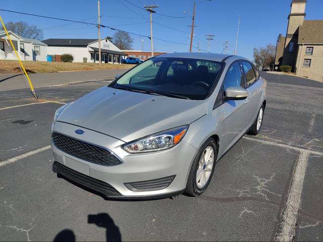 2017 Ford Focus SE FWD photo