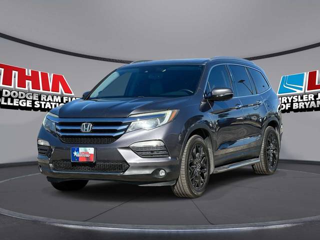 2017 Honda Pilot Touring FWD photo