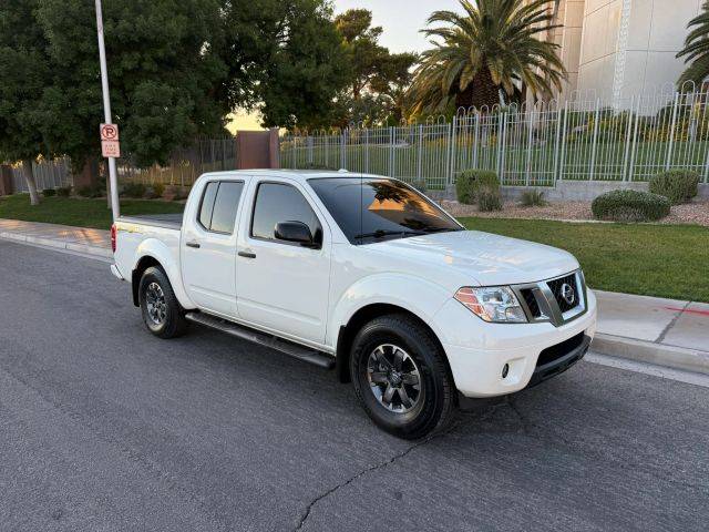 2017 Nissan Frontier Desert Runner RWD photo