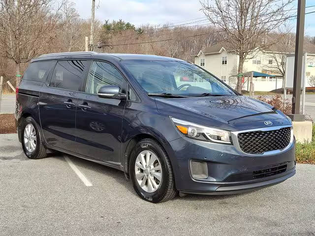 2017 Kia Sedona LX FWD photo