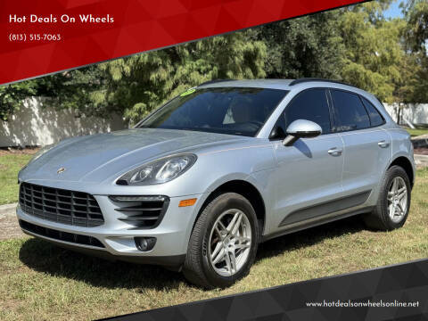2017 Porsche Macan  AWD photo