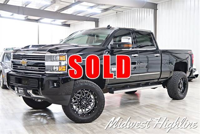 2017 Chevrolet Silverado 2500HD High Country 4WD photo
