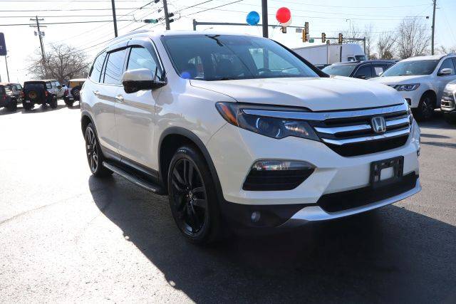 2017 Honda Pilot Touring AWD photo