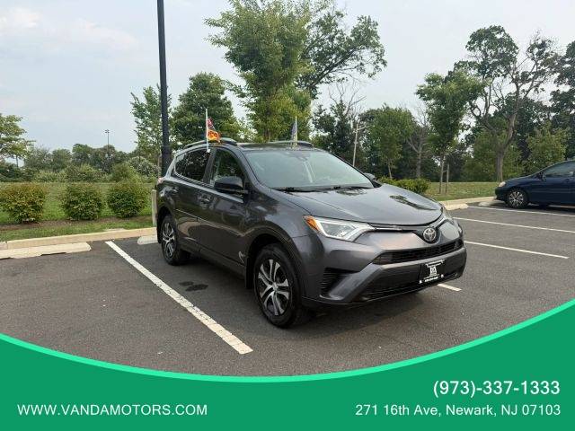 2017 Toyota RAV4 LE AWD photo