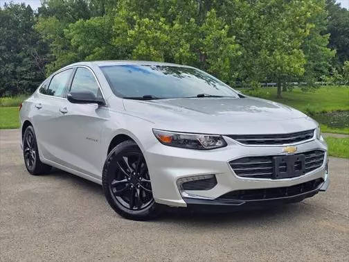 2017 Chevrolet Malibu LT FWD photo