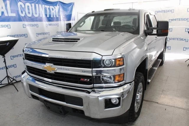 2017 Chevrolet Silverado 3500HD LT 4WD photo