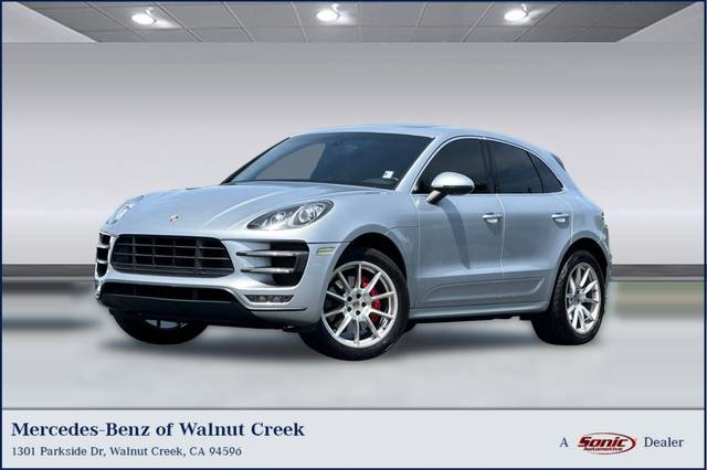 2015 Porsche Macan Turbo AWD photo