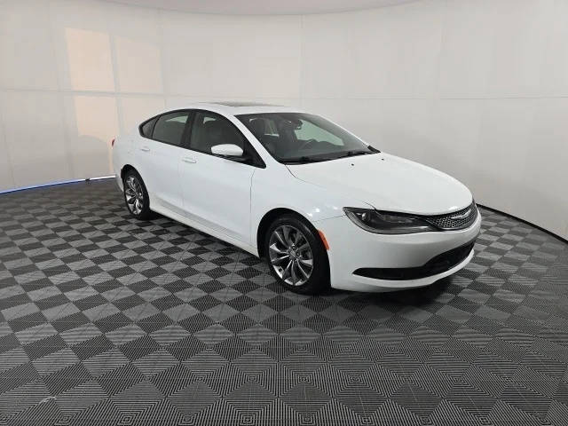 2015 Chrysler 200 S AWD photo