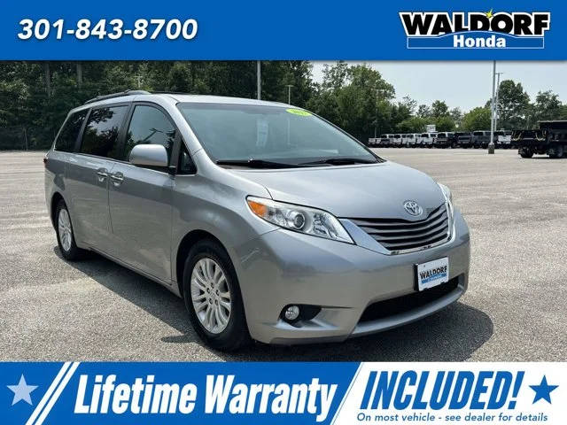 2017 Toyota Sienna XLE FWD photo