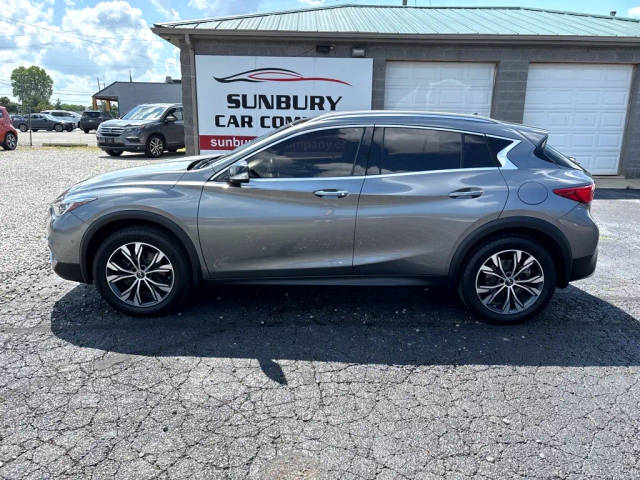 2017 Infiniti QX30 Premium AWD photo