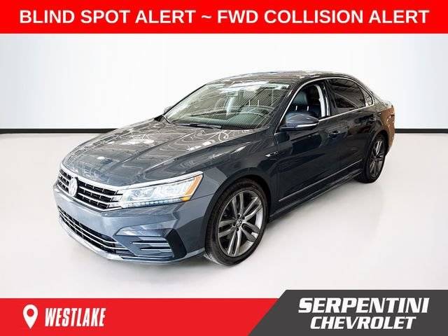 2017 Volkswagen Passat R-Line w/Comfort Pkg FWD photo