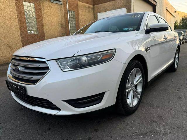 2017 Ford Taurus SEL FWD photo