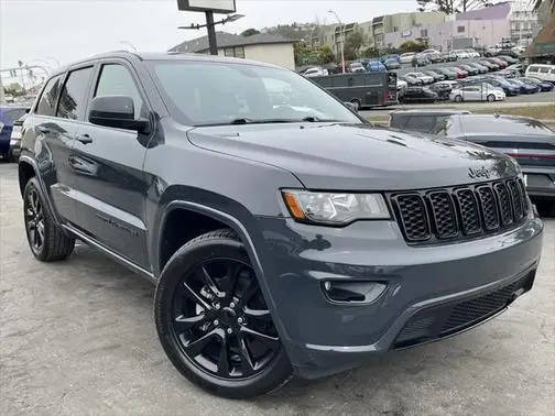 2017 Jeep Grand Cherokee Altitude 4WD photo