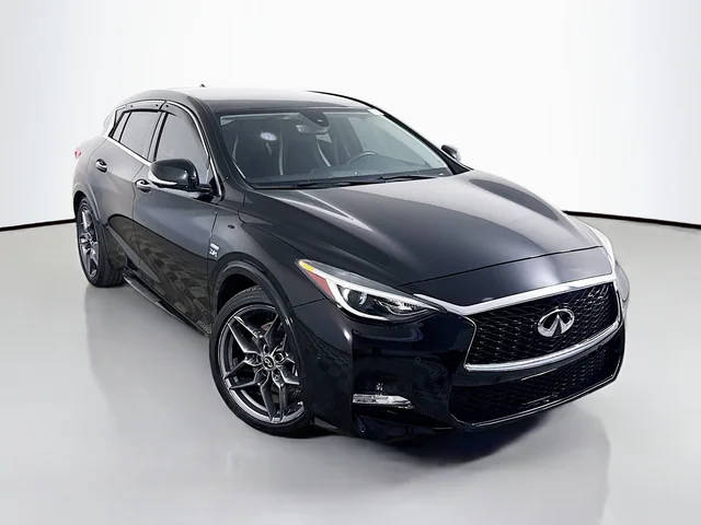 2017 Infiniti QX30 Sport FWD photo