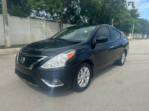 2017 Nissan Versa SV FWD photo