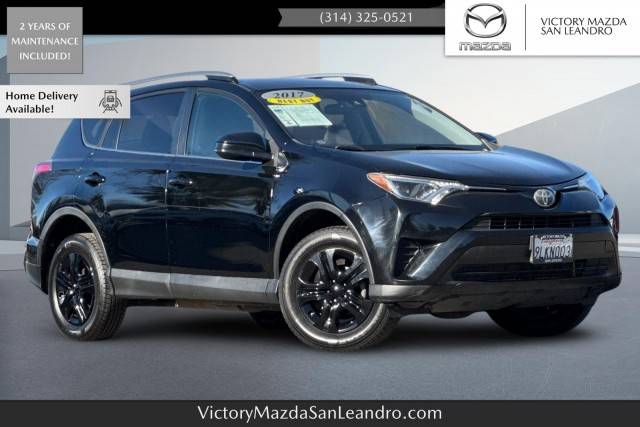 2017 Toyota RAV4 LE AWD photo