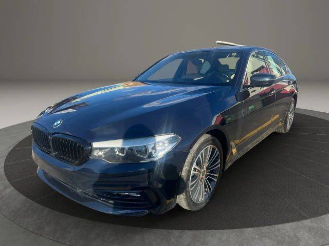 2017 BMW 5 Series 530i RWD photo